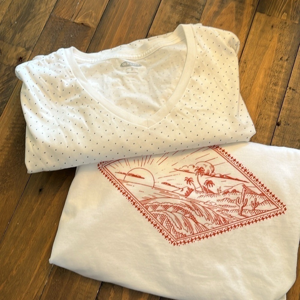 Old‎ Navy bundle 2 short sleeve shirt casual weekend loungewear 1 L and 1 XL
